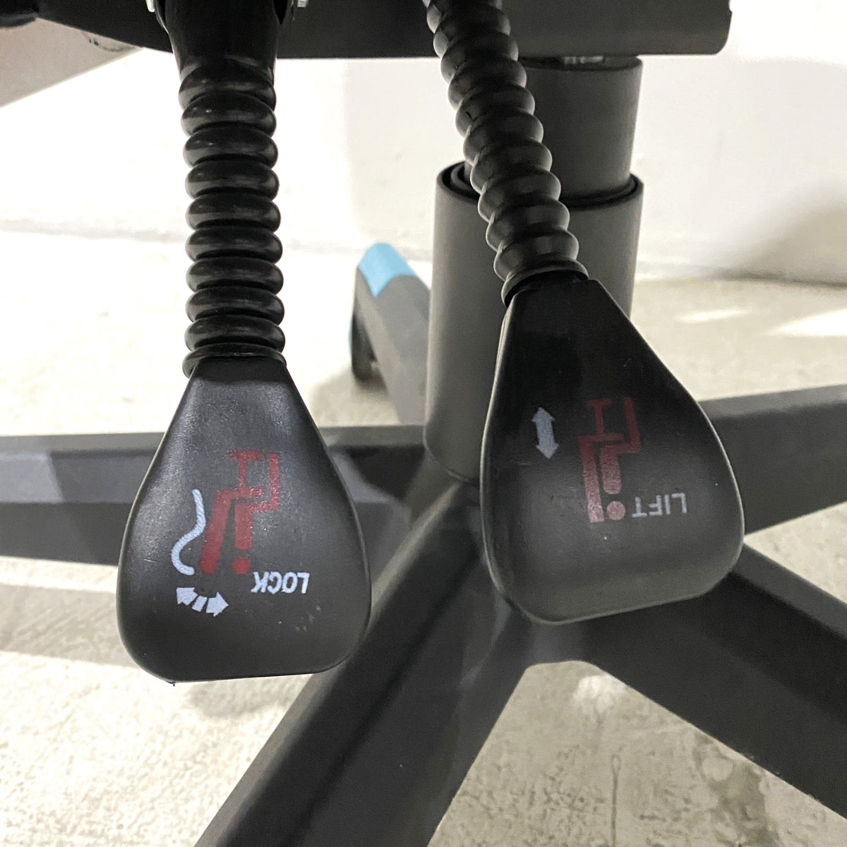 Gaming Chair with Footrest