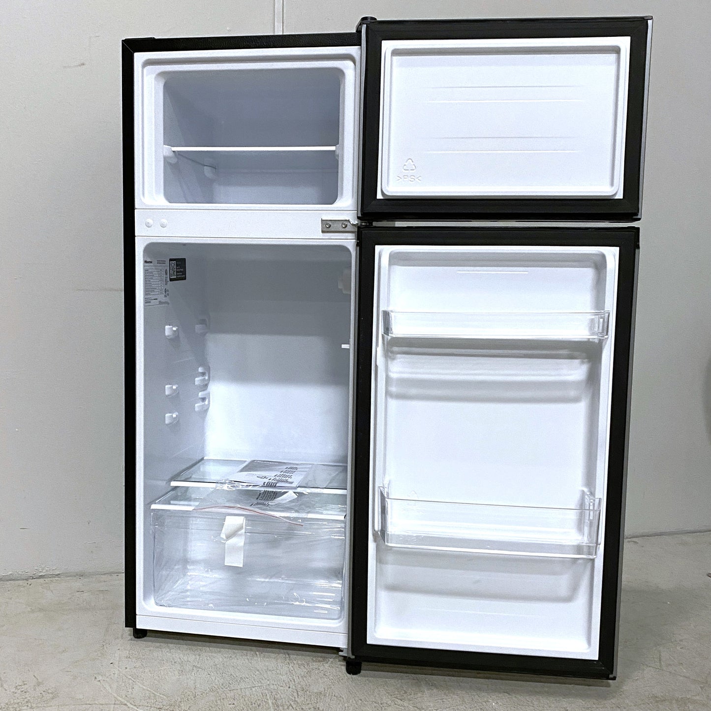 19" 4.4 cu ft. Compact Fridge with Freezer