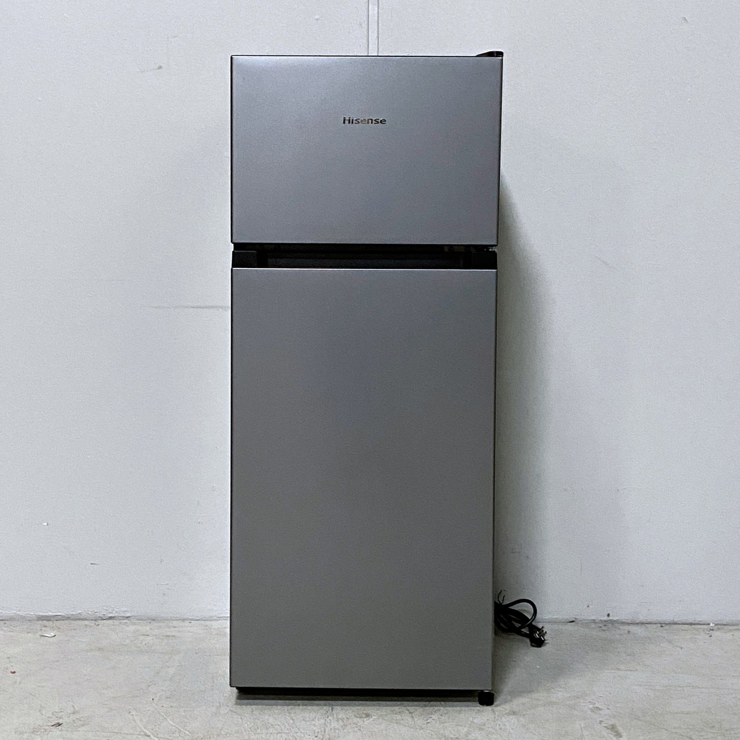 19" 4.4 cu ft. Compact Fridge with Freezer