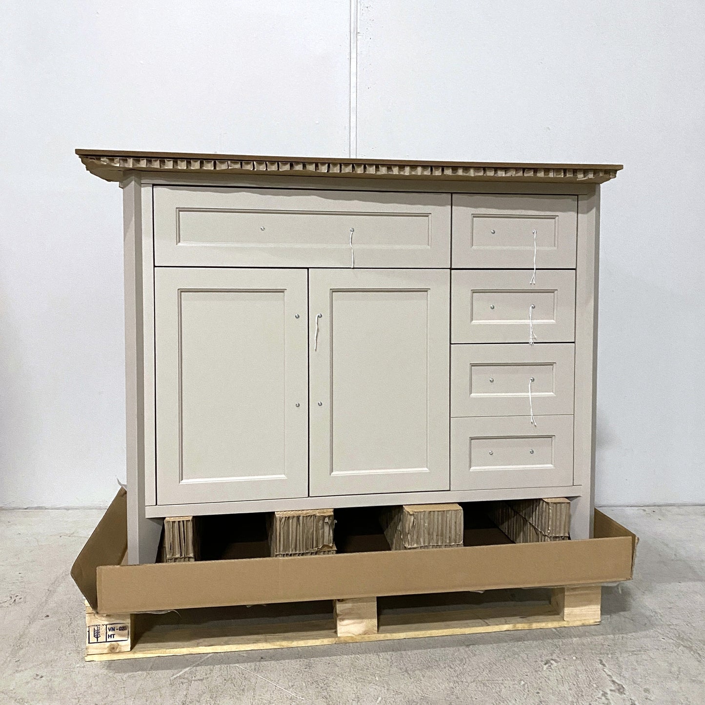 42" Vanity with Quartz Top in Greige