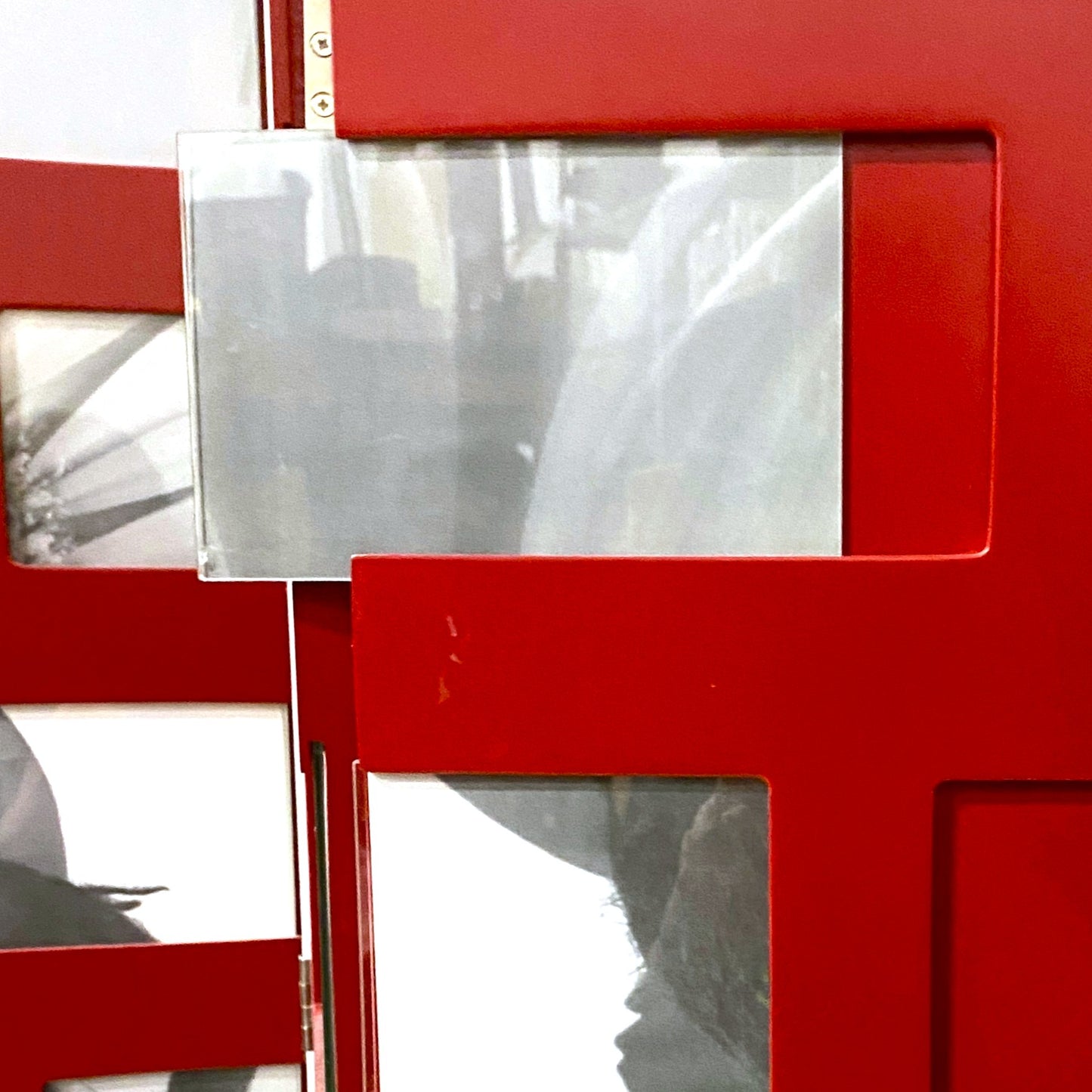 Tri-Fold Metal Photo Frame Room Divider
