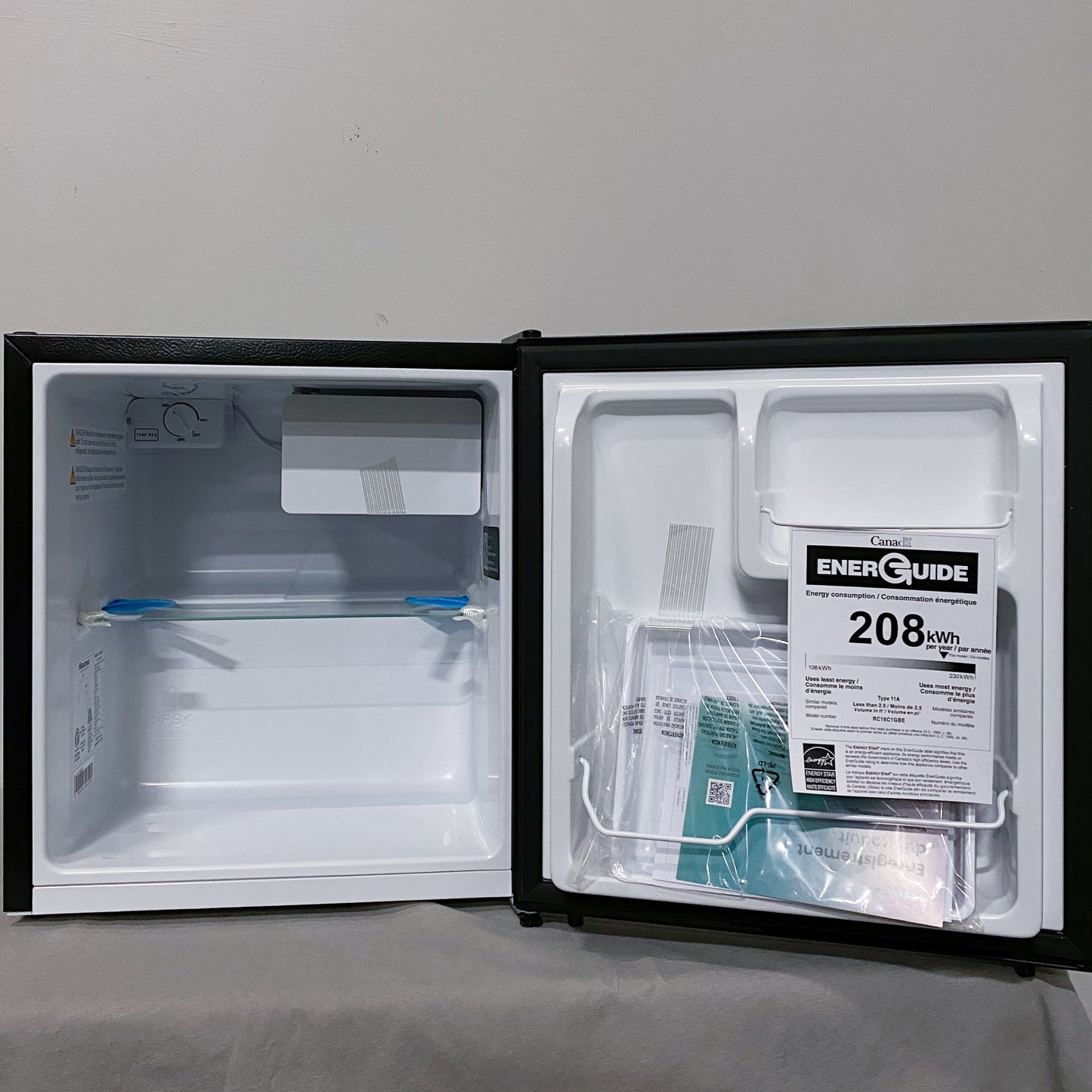 Mini Fridge (S/N 1B0045Z0045JB684CE20208)