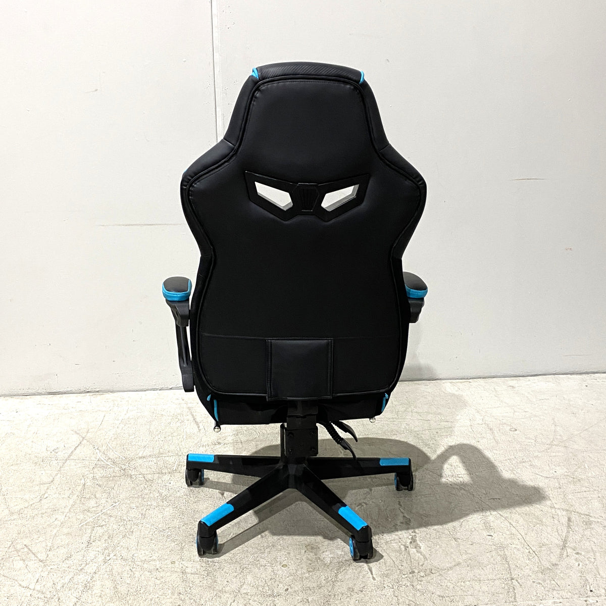 Gaming Chair with Footrest