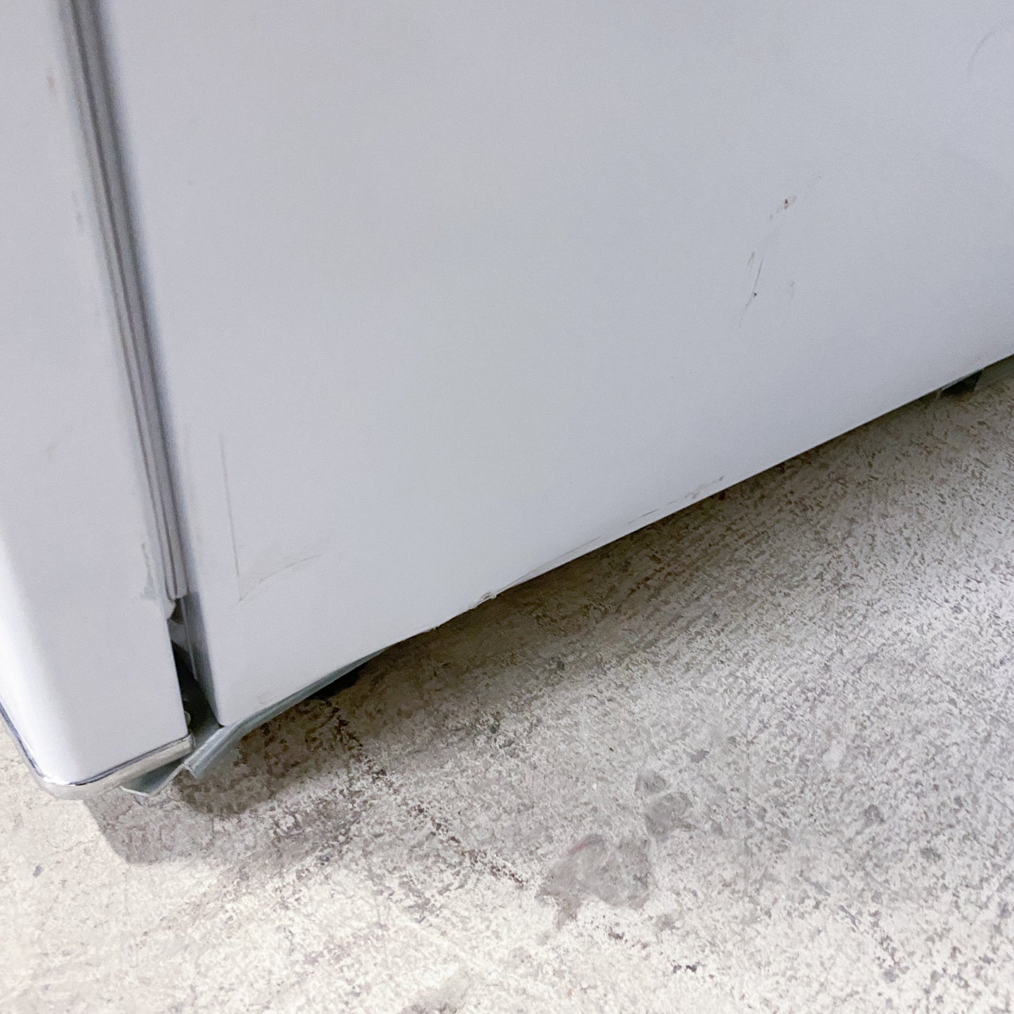 Classic Retro Refrigerator (S/N THD220300051)