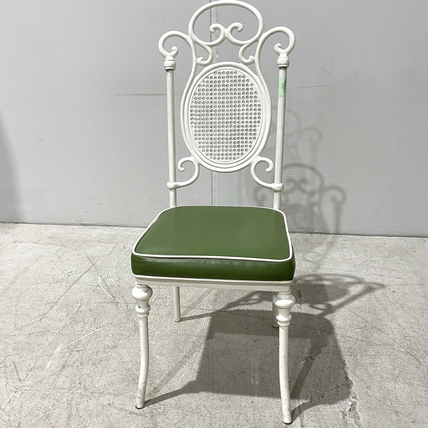 4 Vintage White Dining Chairs and Table