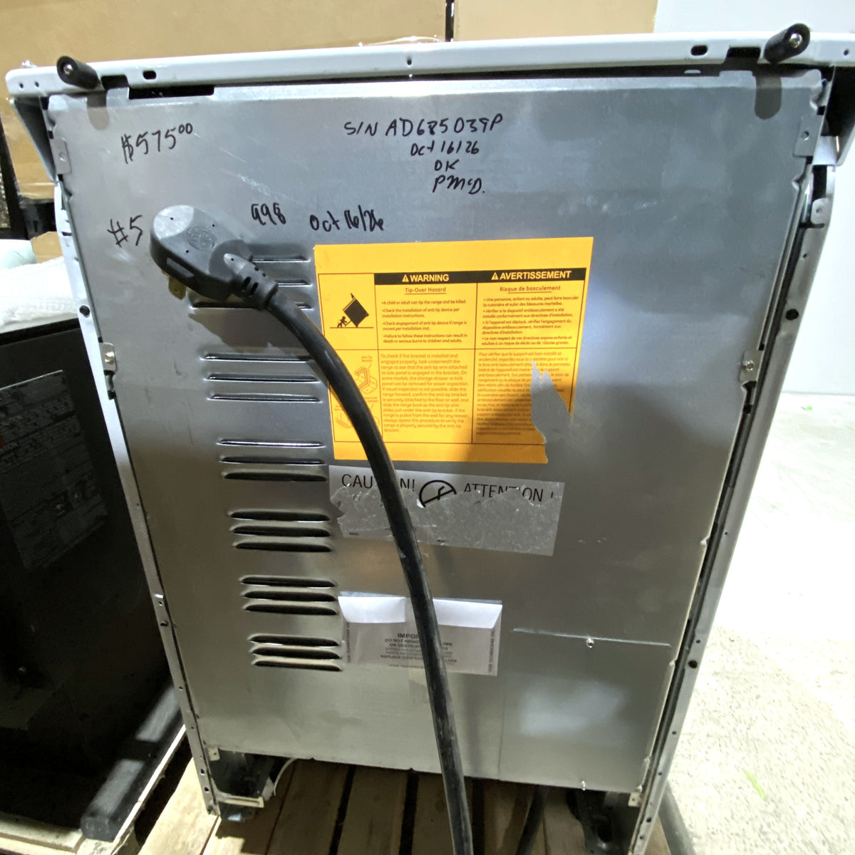 24" Free Standing Electric Range (New)