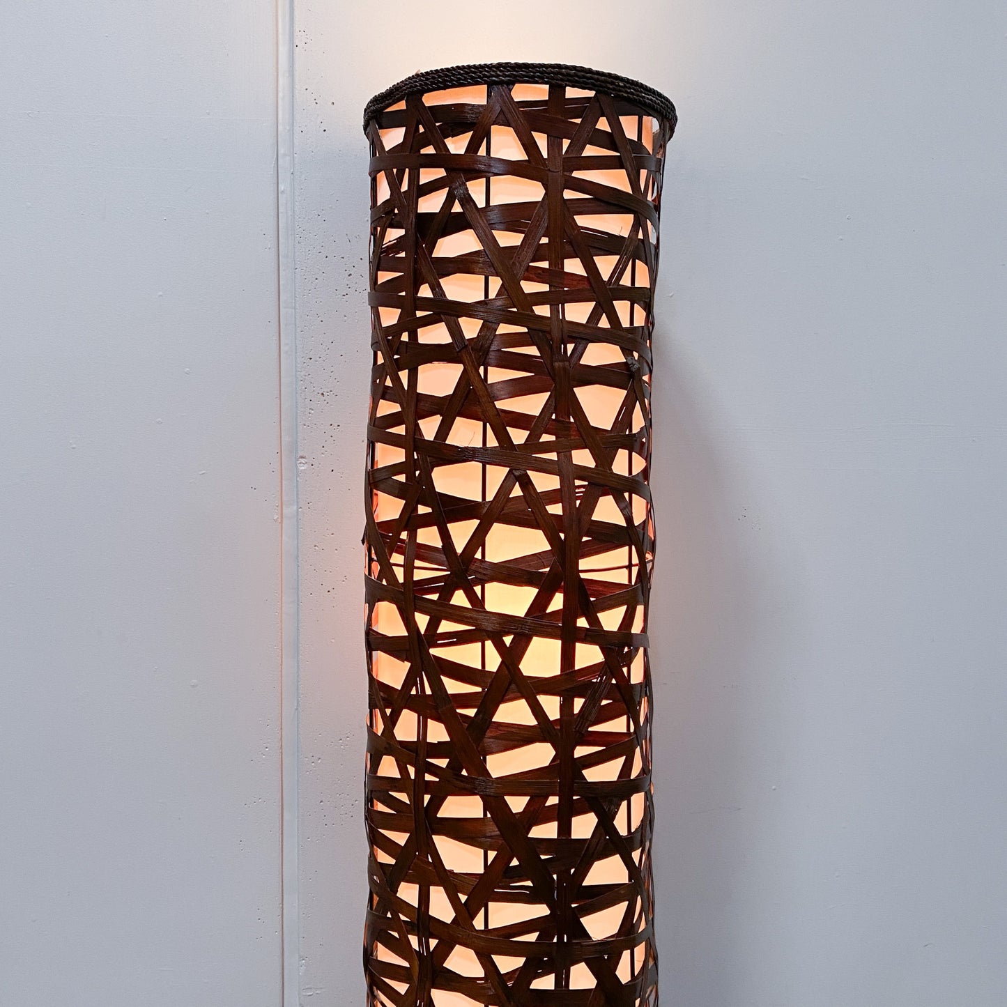 6'.6" ft Woven Wicker Floor Lamp