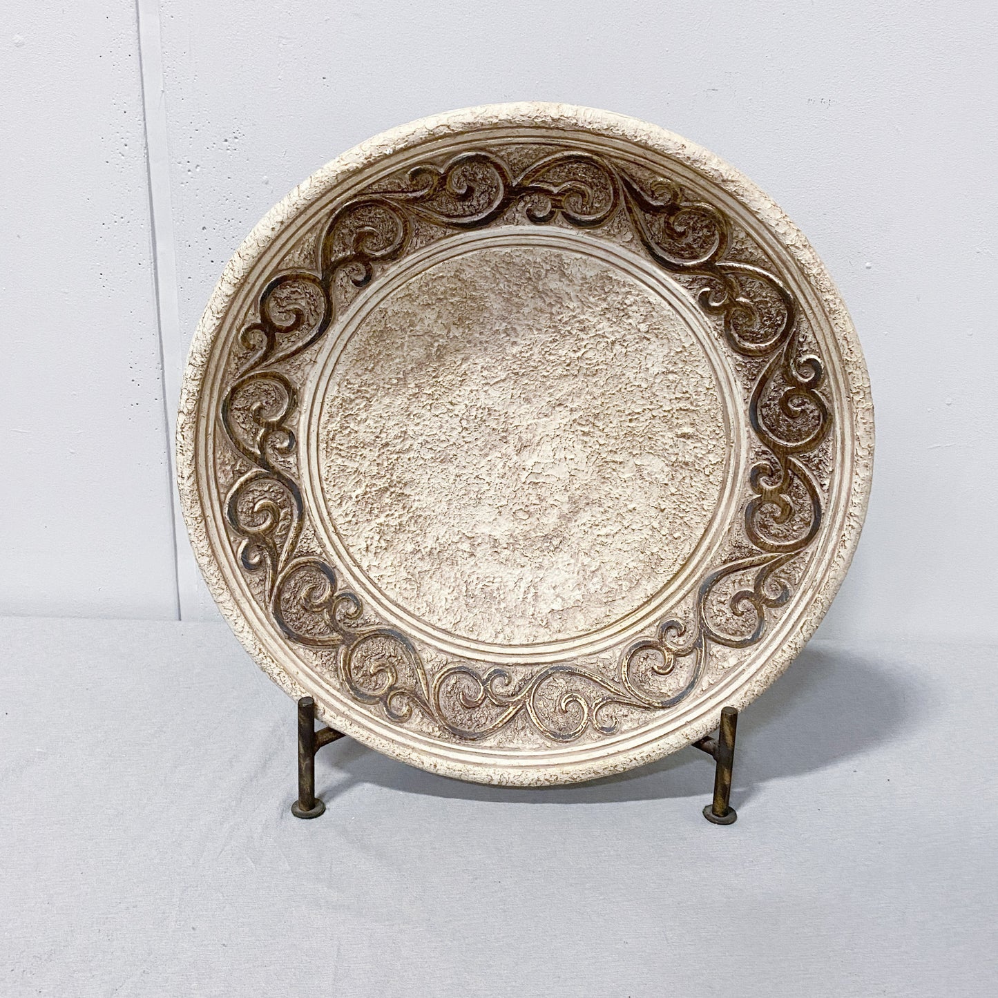 Decorative Cream Bowl with Gold Accents with Stand
